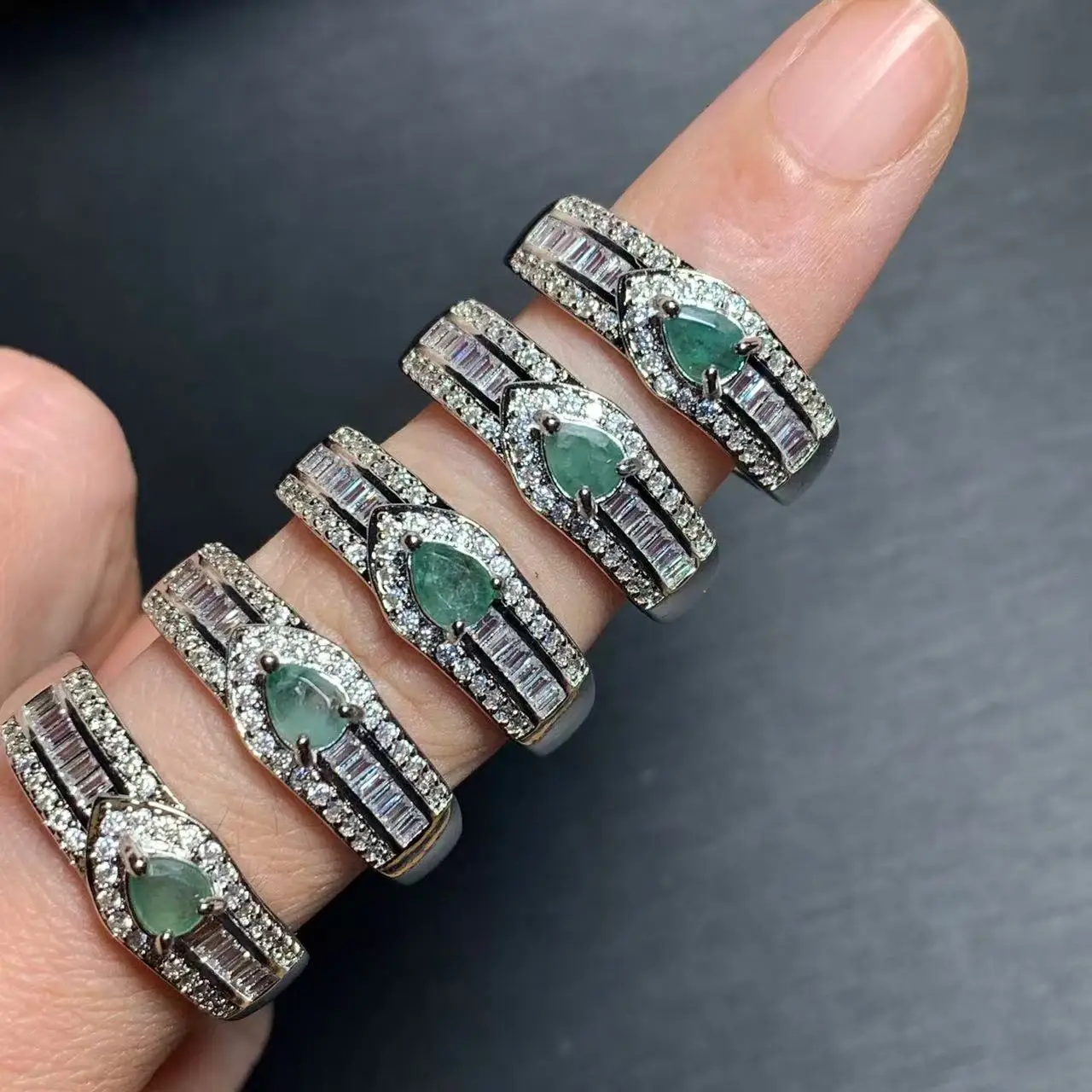 Authentic Natural Emerald Ring Adjustable Female Classic Ring Jewelry for Women Gift Elegant Design Luxury Vintage Fine