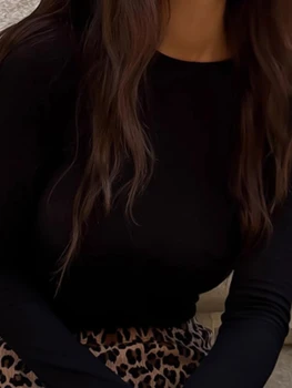 امرأة ملابس تي شيرتات قصيرة الاكمام سليم صالح القمم أنثى س الرقبة محبوك غمد تي شيرت الشارع ارتداء الجنس رياضي 2025 Y2K جديد 5