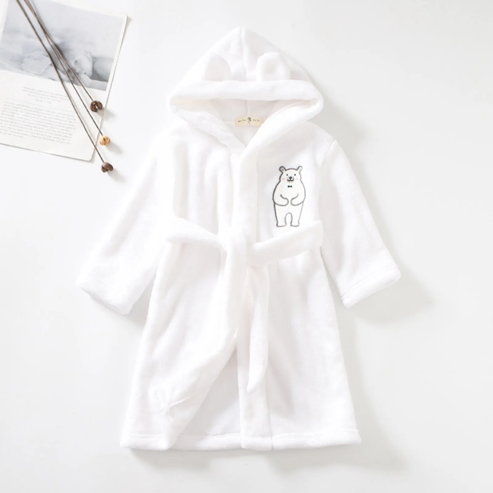 Flannel Children Bathrobe Thick Baby Girls Cartoon Hooded Bathrobe Child Toddler Bath Towel Robe Winter Baby Clothing Sleepwear