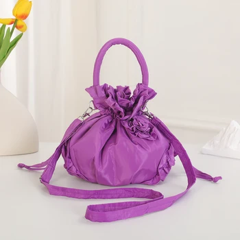 Borsa a tracolla da donna con manico singolo, in tessuto floreale, design inclinato e ampia capacità di archiviazione.