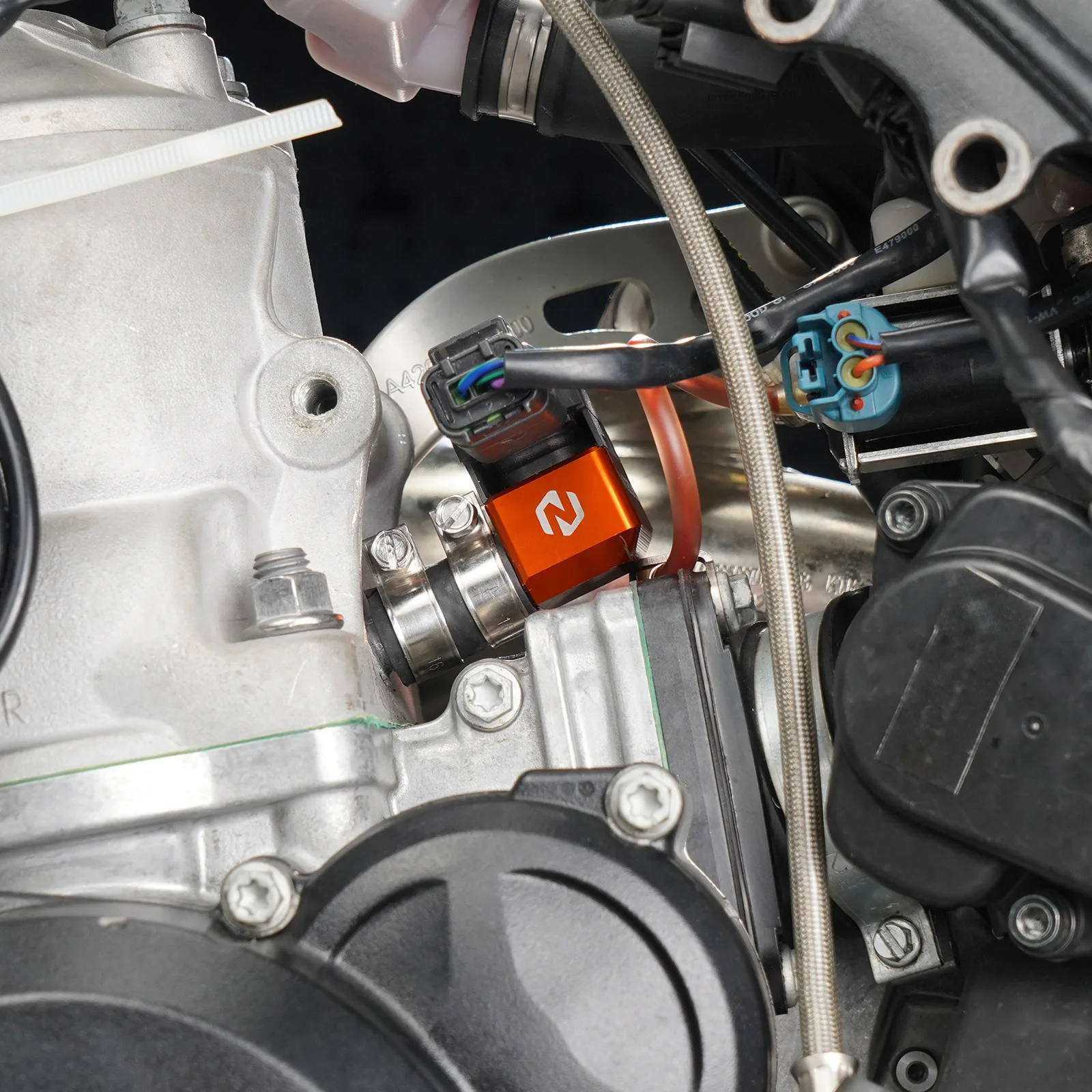 Für 2026 2025 2024 GasGas EC300 EC250 EC125 MC 125 250 300 EX300 TBI Kurbelgehäuse Drucksensor Modifizierte Halterung Halter – Detail 17