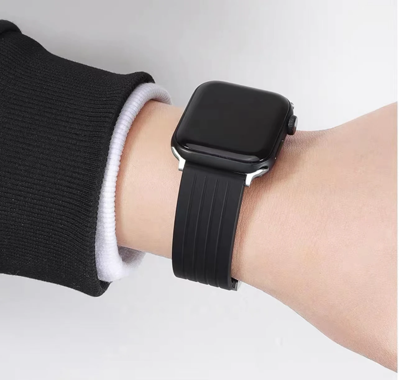 

Safety Buckle Silicone Strap For Apple Watch Band 6 5 4 3 2 iWatch 40mm 44mm 42mm 38mm Wrist Belt