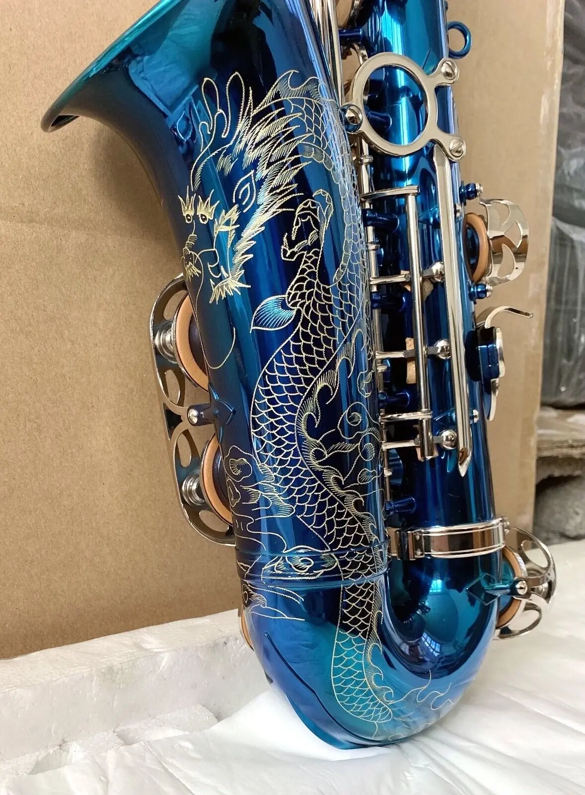 Easter Music intermediate blue glossy lacquered alto saxophone with nickel keys