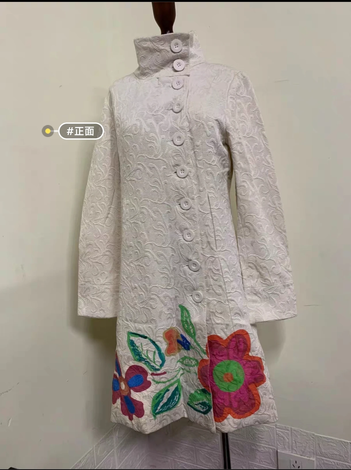 

Международная торговля Оригинальное одноместное испанское Новое модное джинсовое пальто с вышивкой лоскутным рукавом