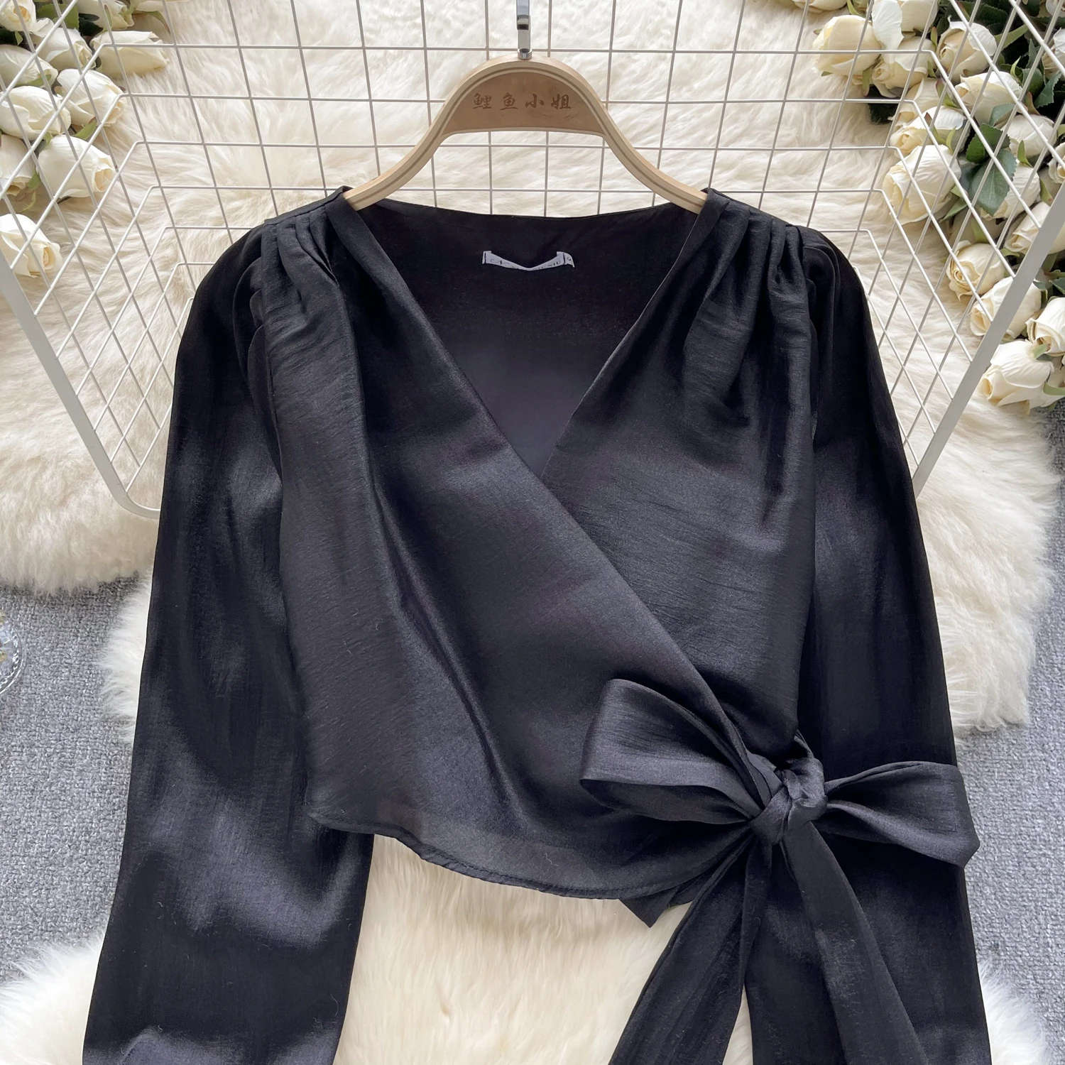 Camisa de vendaje con lazo cruzado Beige para mujer, ropa de diario francesa, Tops cortos formales con cuello en V, blusa elegante de moda, nuevo, otoño - Image 4