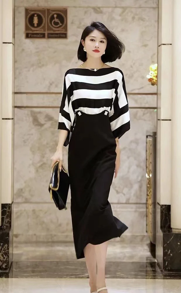 

2023 Autumn/Winter Fashion New Women's Clothing Fake Two-Piece Dress 0905