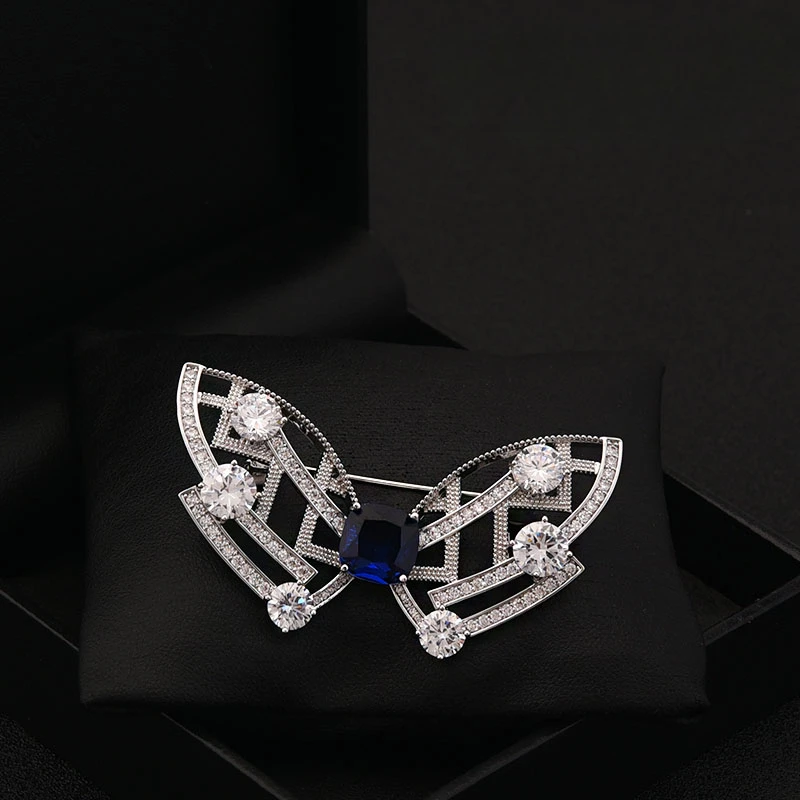 High-End Hollow Butterfly Brooch Women's Suit Coat Corsage Neckline Pin Accessories Fixed Cardigan Buckle Jewelry Clothes Gifts