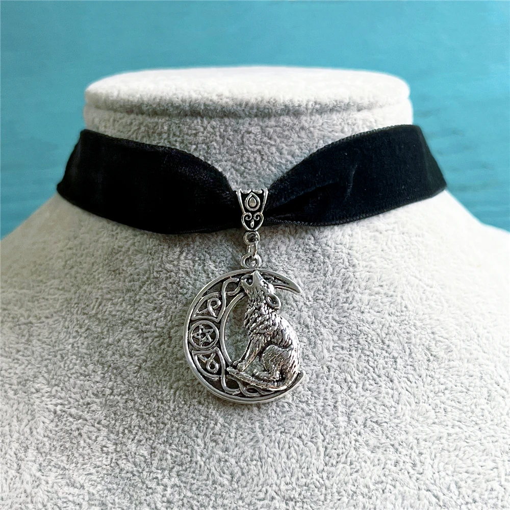 

Girls Jewelry Gothic Moon Wolf Chokers Velvet Vampire Necklace Witch Collar Bijoux Femme 2022 New