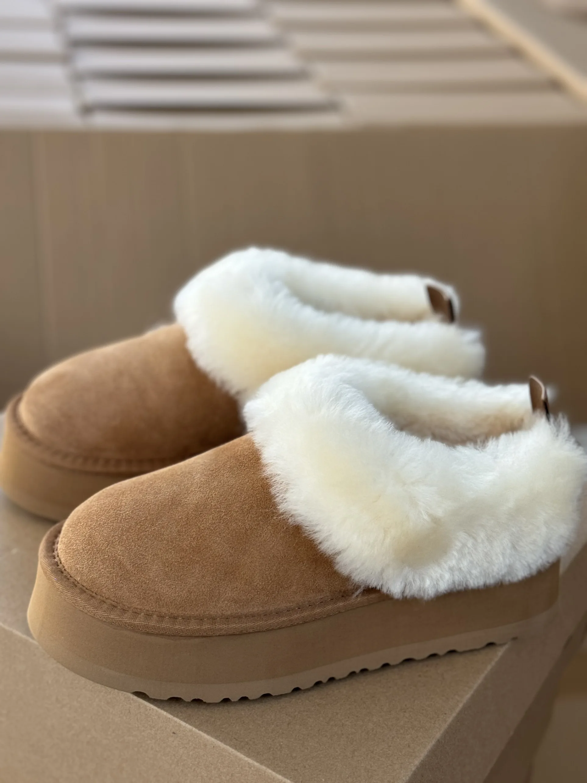 2026 Nuovi stivali da neve da donna realizzati in pelle di vacchetta e lana Pantofole Tazler alla moda Scarpe con punta di marca di lusso ‮ 04-53 Uova SeziS