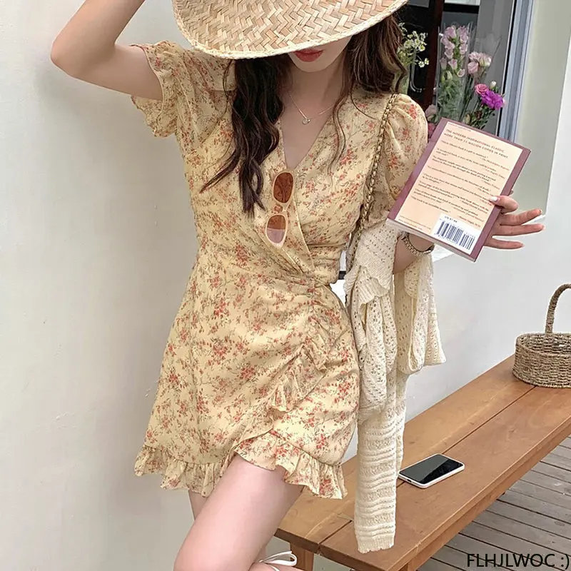 Chic Korean Holiday 2023 Women Temperament Japan Retro Style