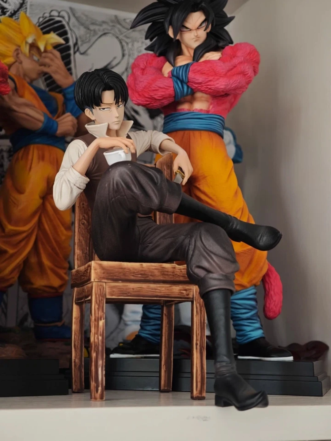 Levi Ackerman Sitting Pose GK Figure Anime Statue - Desktop Decoration Collectible