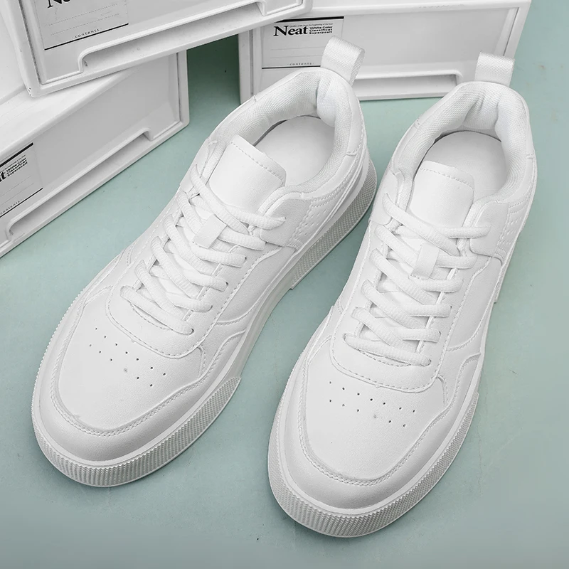 Autumn New Men's White Thick Sole Shoes Versatile with Elevated Laces, Breathable and Odor Resistant Sports Shoes, Sizes 39-45 2