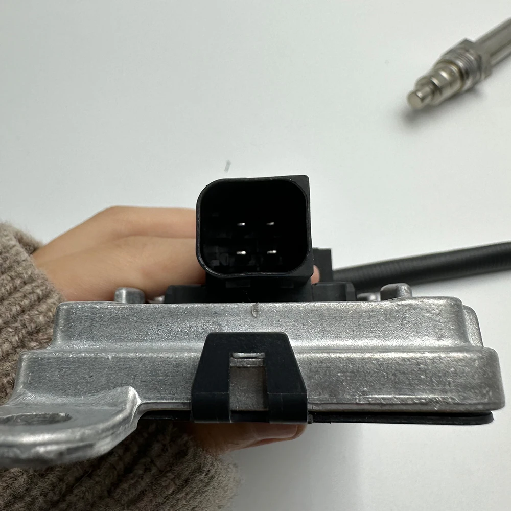 5WK96765A 4326863 High Quality Chips For NGK Probe Nitrogen Oxygen NOX Sensor for Cummins Truck Engine 5WK96765B A2C95913000-01 5