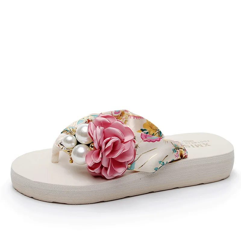 

2023 new Korean version of the women's platform shoes, sandals, slippery, flip-flops, women's wedges, flowers, slippers, women