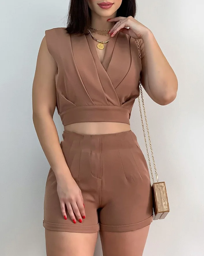 Shorts Set Women 2 Piece New Summer Above Knee Skinny Commuting Temperament Fashion V-Neck Ruched Sleeveless Crop Top Shorts Set women s temperament commuting two piece set v neck buttoned pocket cutout sleeveless tank top and ruched straight leg pants set