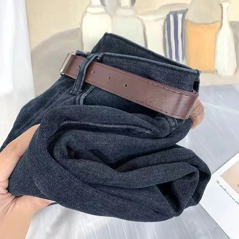 Warme, hoch taillierte Dad-Jeans aus Samt für Damen im Herbst- und Winter-Look. Schlanke, lockere, dicke und weite Beinhosen mit Karotten-Chic – Detail 22