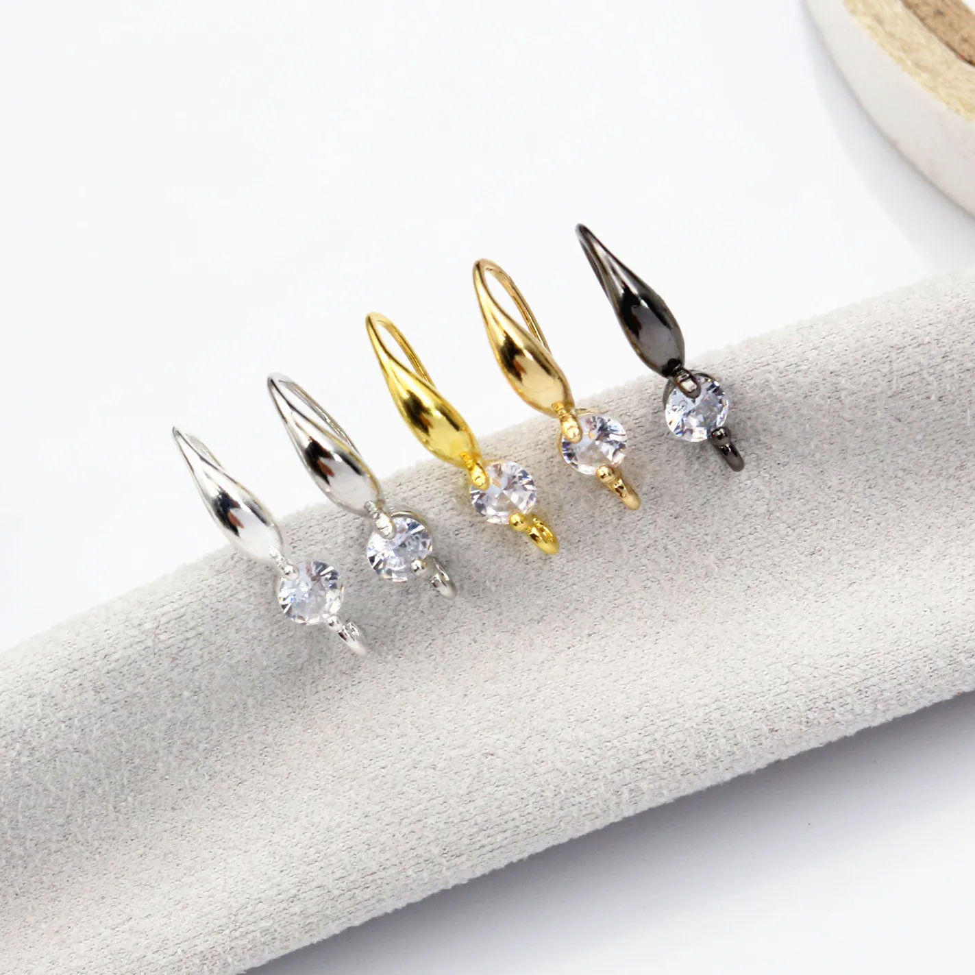 10 Stück 18x8mm mit Zirkon Ohrring Haken Drähte Messing Material DIY Schmuck Herstellung Zubehör Handgemachte Ohrringe Ergebnisse