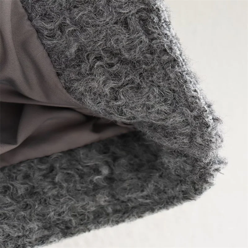 Рисунок 6 - Женское шерстяное пальто на молнии MESTTRAF