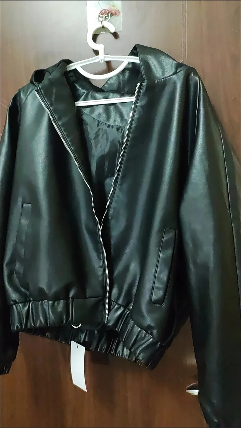 Hood and Collar Close-up
