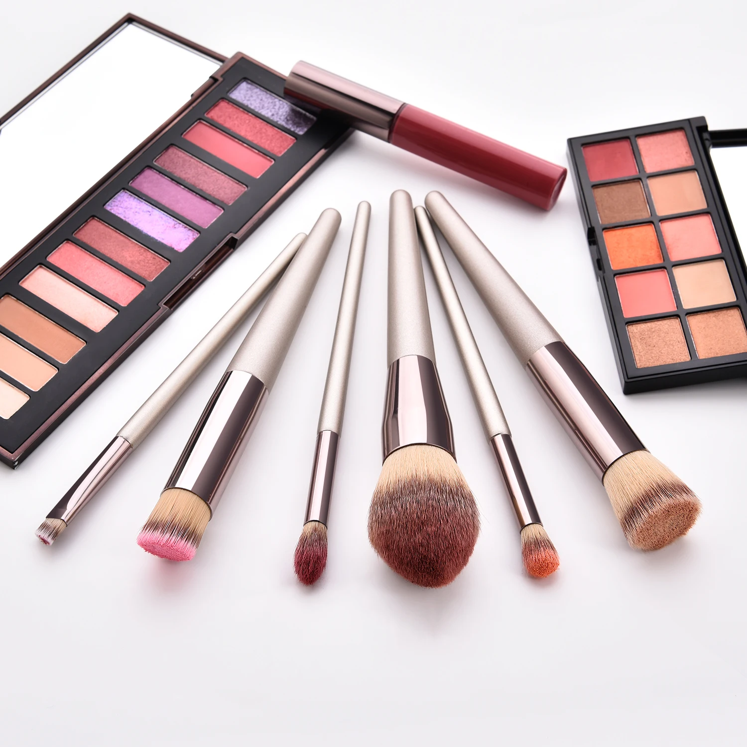 Luxurious Champagne Makeup Brush Set for Women - Complete Beauty Tools Collection