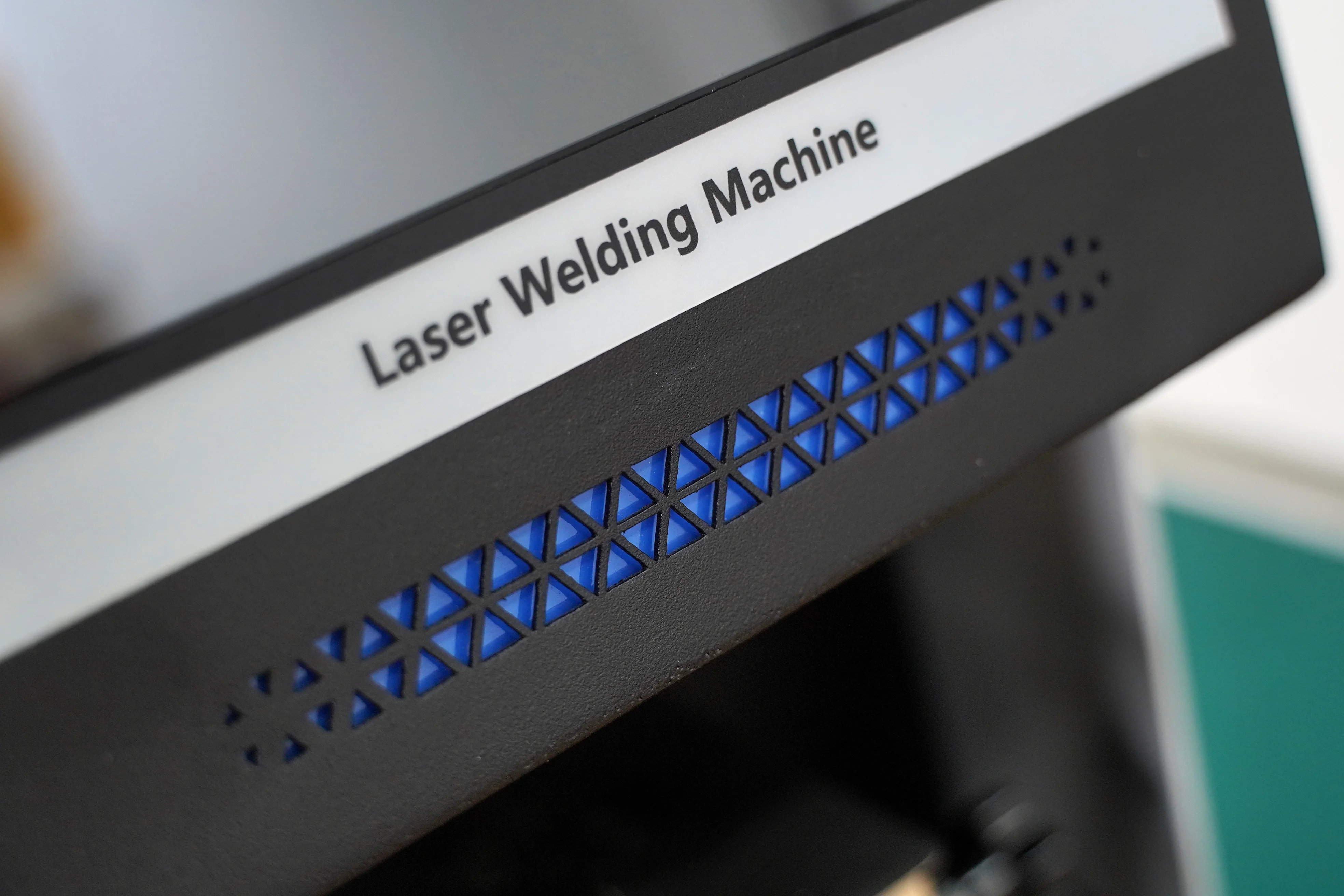 Jewelry Laser Welding Machine 60W 120W 200W QCW Gold Fiber Laser Jewelry Welding Machine Laser Spot Welder Precision welding 3