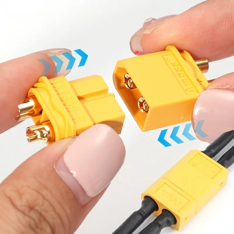 Paire de connecteurs XT60H pour batterie drone, mâle et femelle connectés.