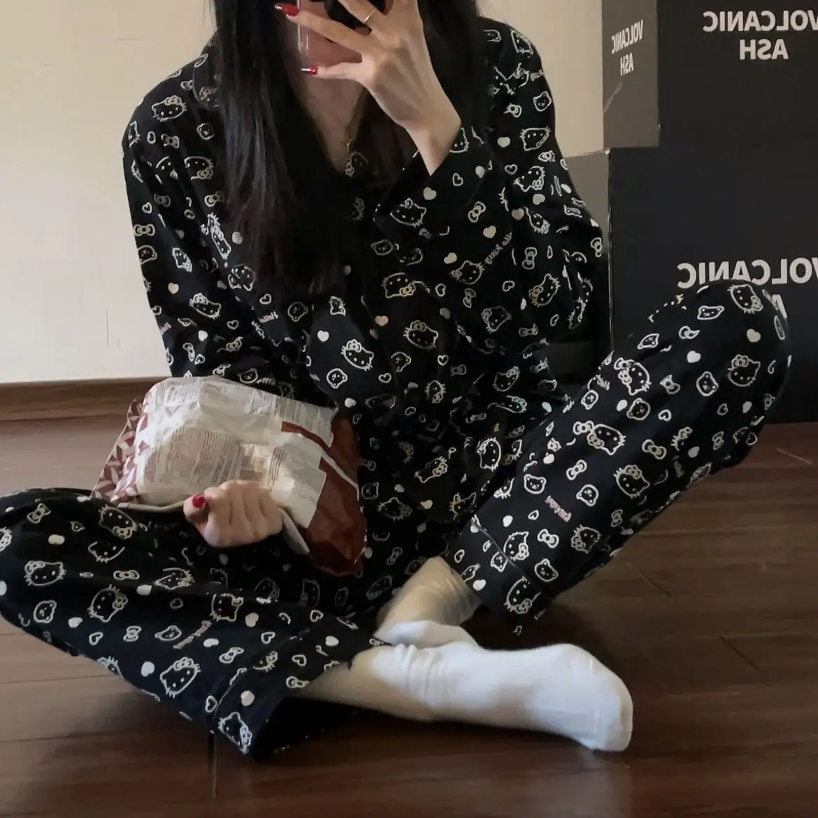 

Kawaii Sanrio Hellokitty Anime Kawaii Cute and Sweet Casual Pajamas Versatile and Fashionable, Home Pajamas for Couples