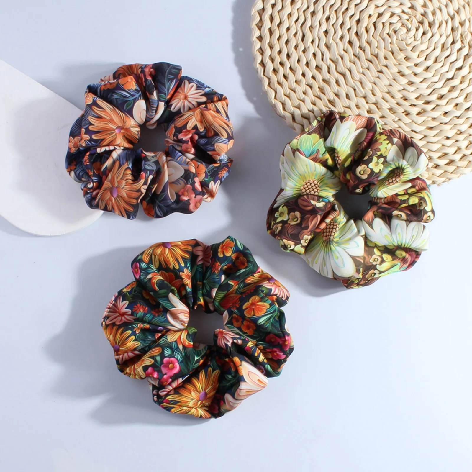 1PC Boho Floral Print Hair Scrunchies, Elastic Satin Hair Ties for Women, Vintage-inspired Hair Accessories to Elevate Hairstyle