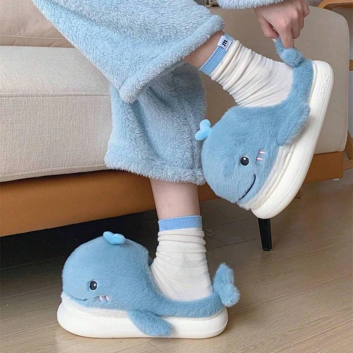 Cute Whales Winter New Women Slipper Soft Heel Platform Fur Warm Indoor Comfortable Home Fluffy Home Slippers — view 4