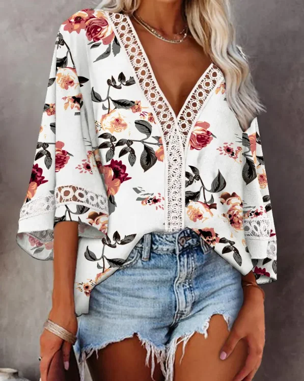 

Womens baggy t shirts 2022 spring new fashion women floral print bell sleeve lace trim v-neck top casual women vintage tops