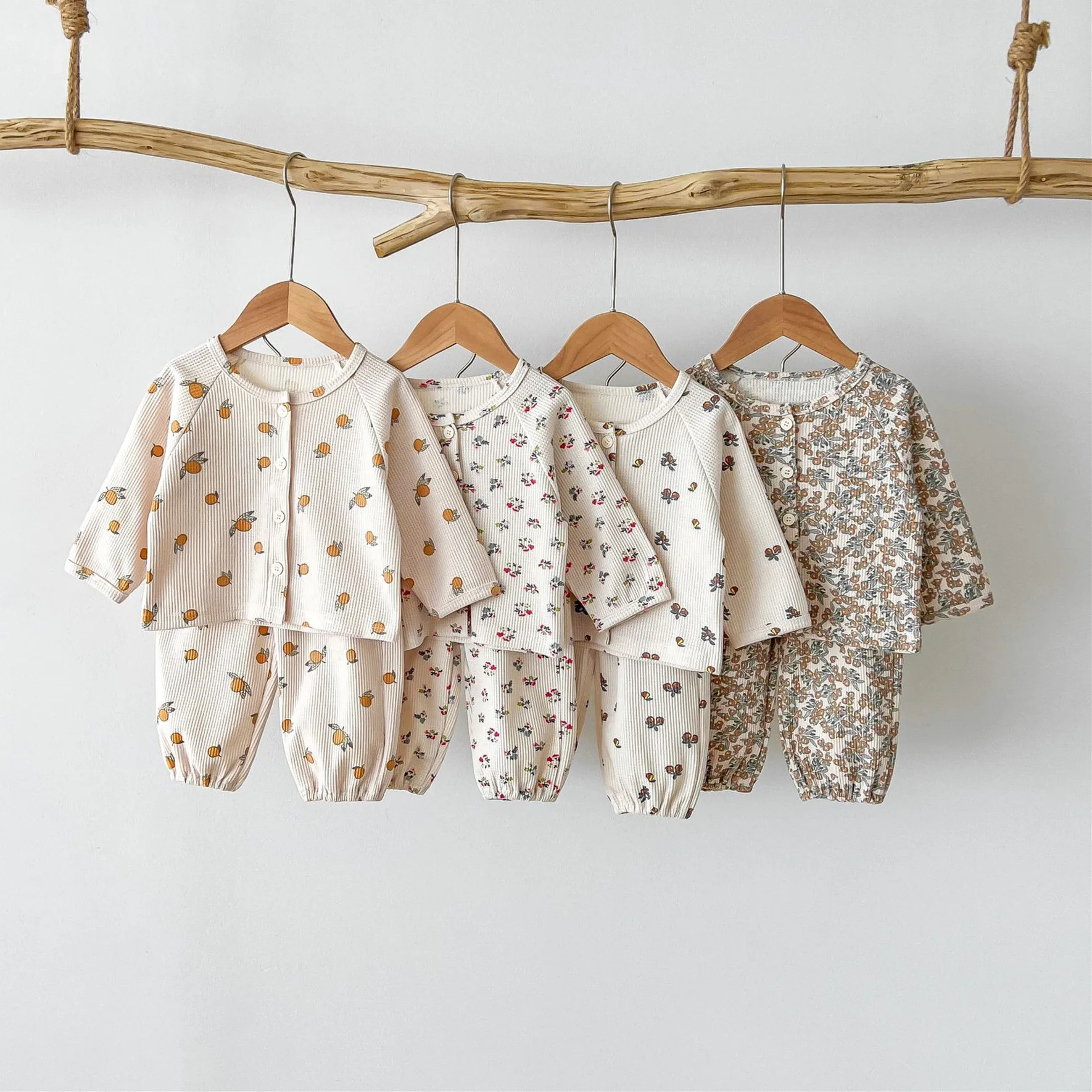 

LILIGIRL Autumn New Printed Floral Baby Girls Homesuit Baby Clothes 2pc Longsleeve Bottoming Clothes Set Pajamas Waffle