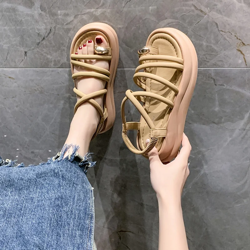 

Босоножки женские замшевые на платформе, сандалии на толстом каблуке, бархатные шлепанцы, гладиаторы, пляжная обувь, черный цвет, лето 2024