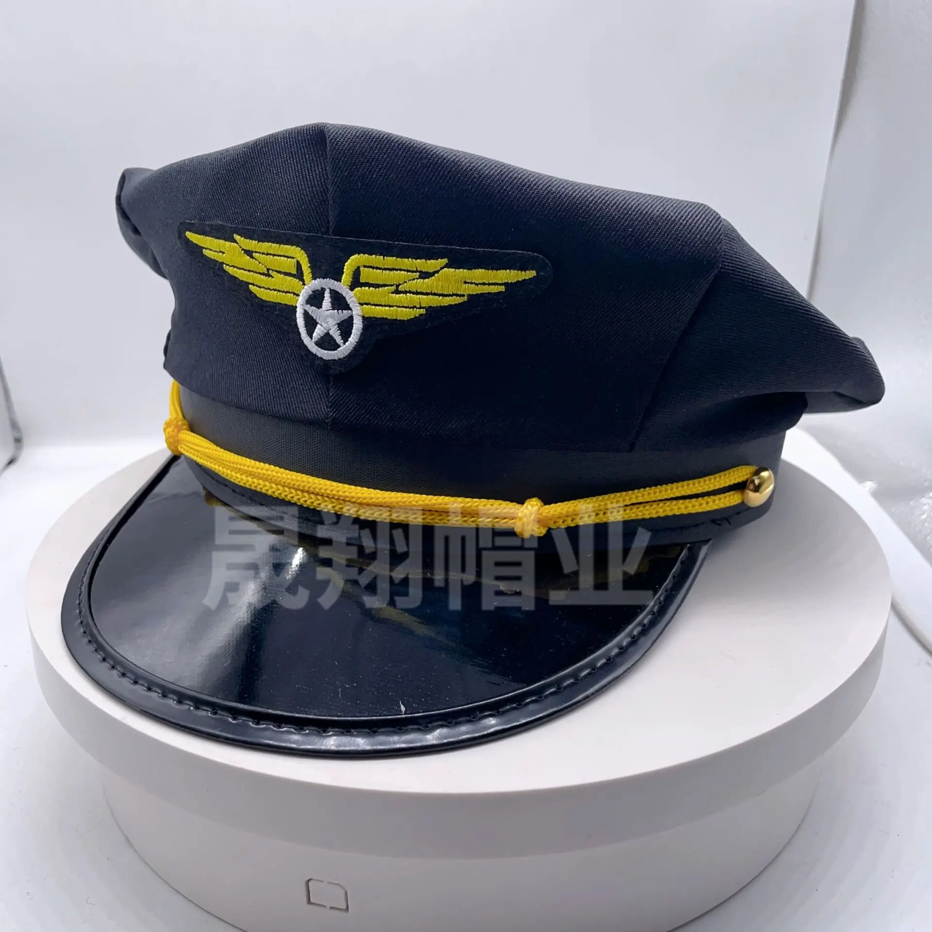 Militärhut Armee Schirmmütze Pilot Achteckiger Hut Sonnenschutz Rollenspiel Flugbegleiter Hut Abzeichen Set 8M175 – Detail 1