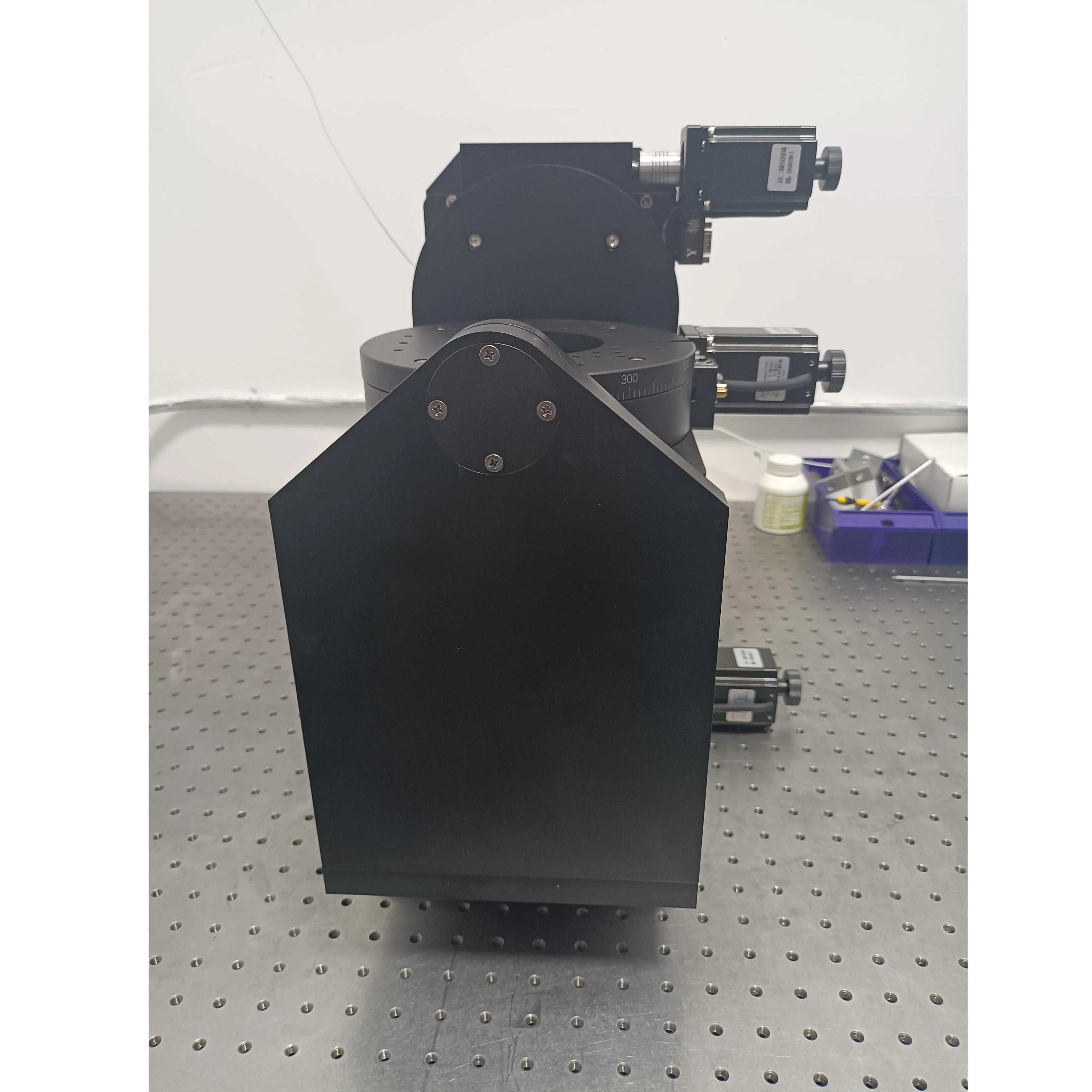 Motorized XYZ Rotary Table, 20kg Loading