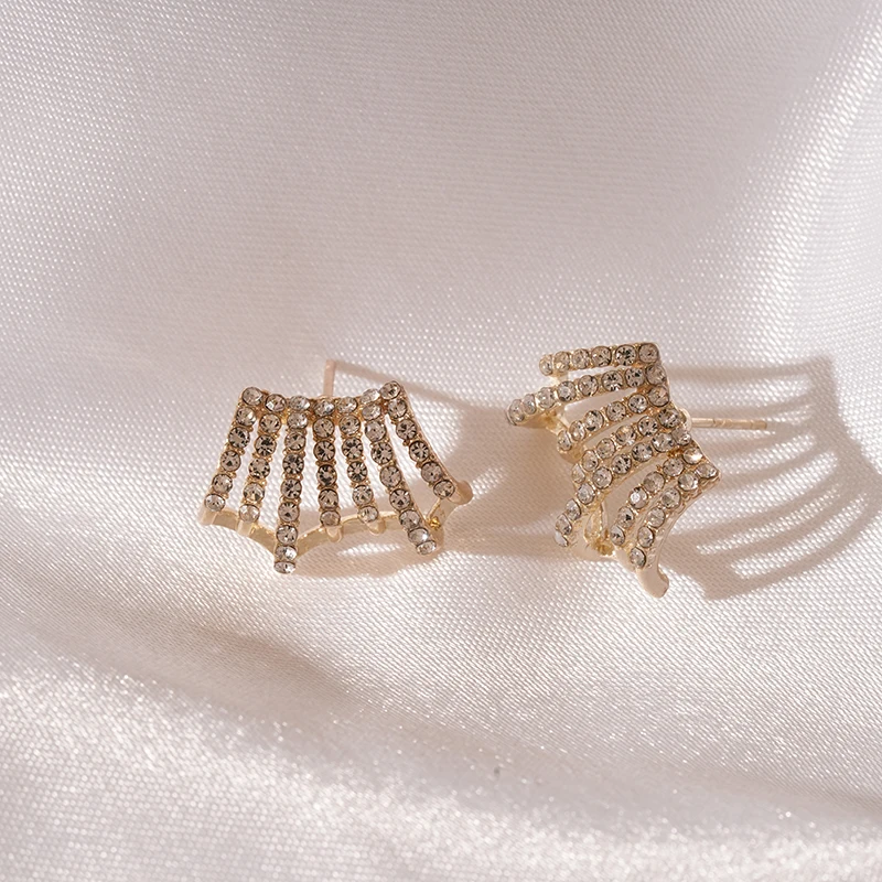 Delicate Multi-layer C- shaped Stud Earrings Women Fashion Temperament Inlaid Rhinestone Ear Stud Party Earrings Accessories