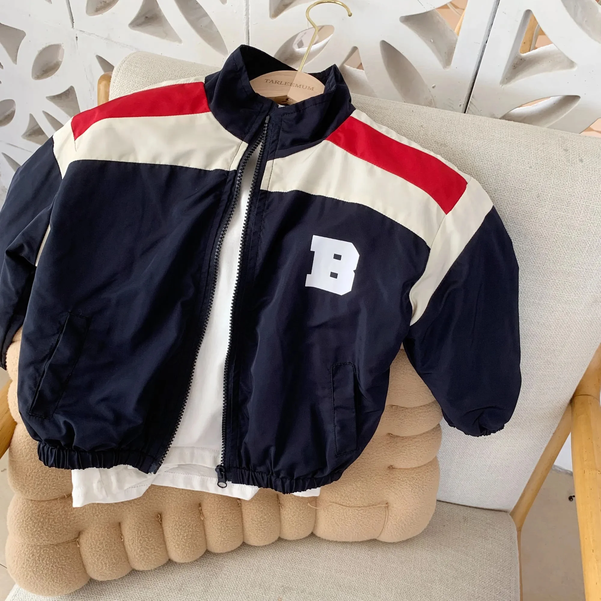 

Spring and Autumn 2024 Boys' Sports Coat Letter B Printed Fashion Top, New Jacket Children's Clothing 2-14 Years Old