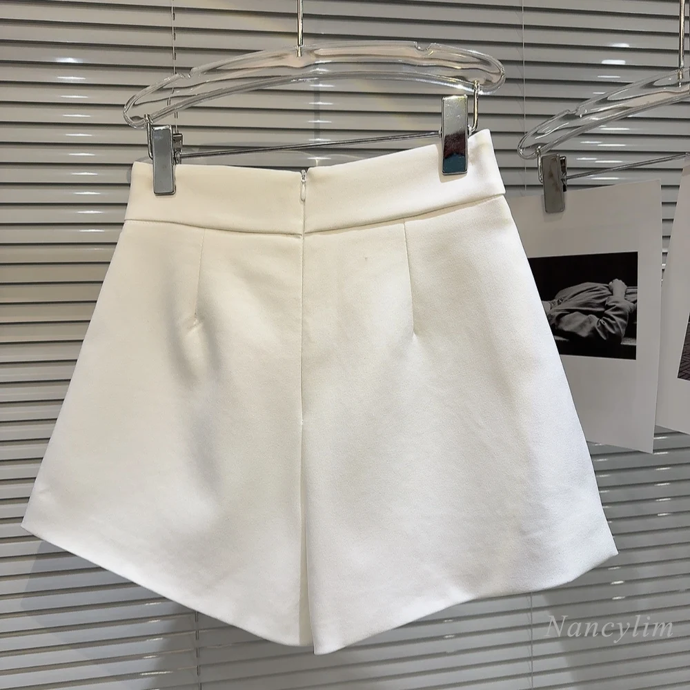 2024 Spring New Retro Metallic Belt Design Elegant Socialite Shorts for Women Fashion White Shorts Lady Black Short