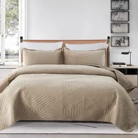 Plush Velvet Quilt Set, Bedspread on the Bed, Embroidered Comforter, Lightweight Quilted Bed Cover, Padding Coverlets, King 3Pcs 4