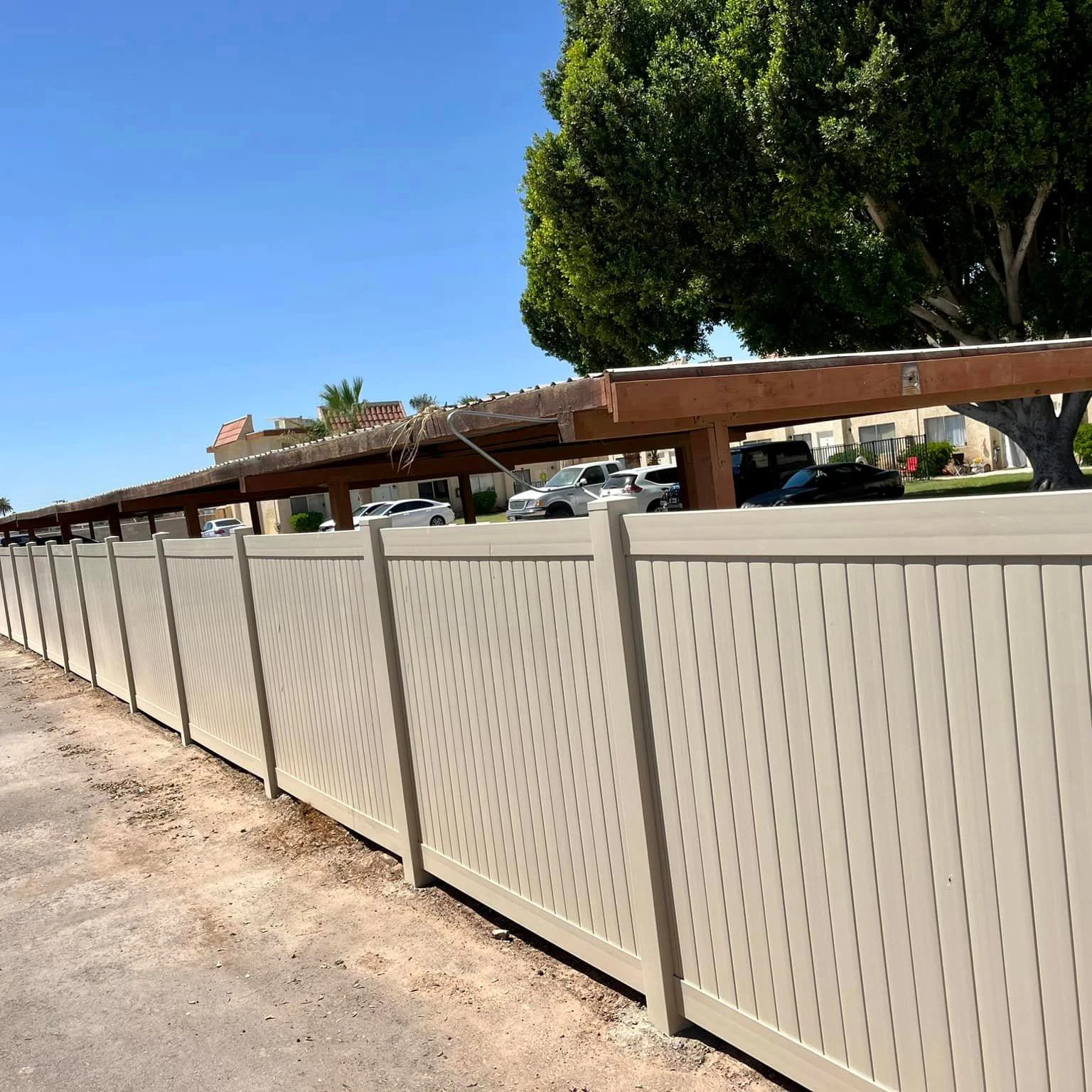Morden Customized Black Metal Backyard Garden Farm Aluminum Horizontal Slat Panels Privacy Slat Fence 5