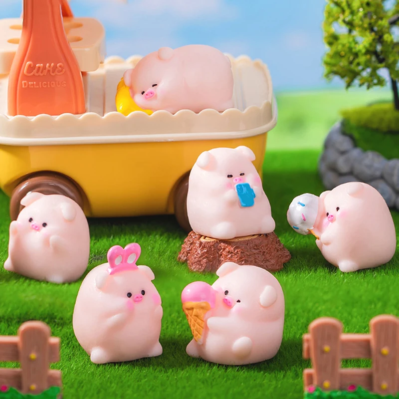 Mini Cute Funny Pink Pig Figure Car Dashboard Ornament Home Office Computer Desktop Room Piggy Doll Resina Craft Decoration