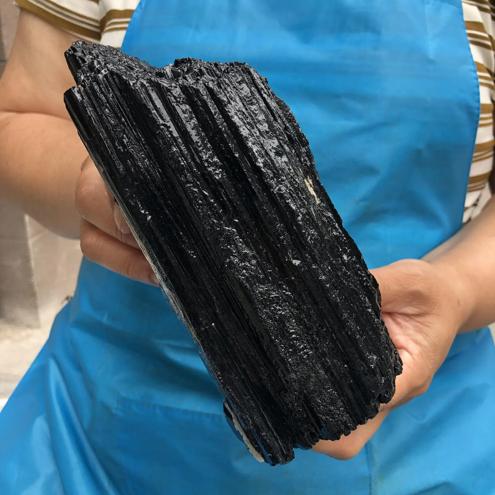 Natural Beautiful Black Tourmaline Quartz Specimen Crystal  Home Demagnetization Decoration Energy  Gem 2