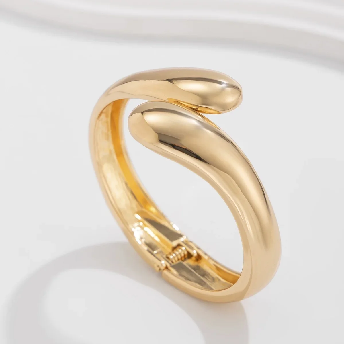 XINYI Hip Hop Pearl Wide Cuff Bangles Punk Fashion Gold Silver Color Geometric Spring Bangles For Women Bracelet Men Jewelry 4