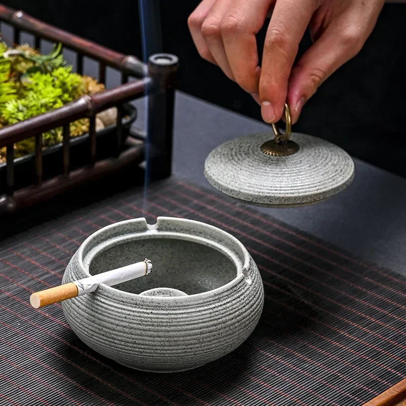 Black Ceramic Ashtray Retro Creative Frosted Ashtray with Lid Room Office Cafe Desktop Porcelain for Boyfriend Gift cigarettes ashtray ceramic ashtray