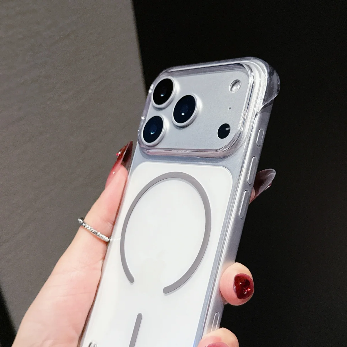 Slim Frameless Clear PC MagSafe-Compatible Case with Heat Dissipation and Magnetic Charging Capability