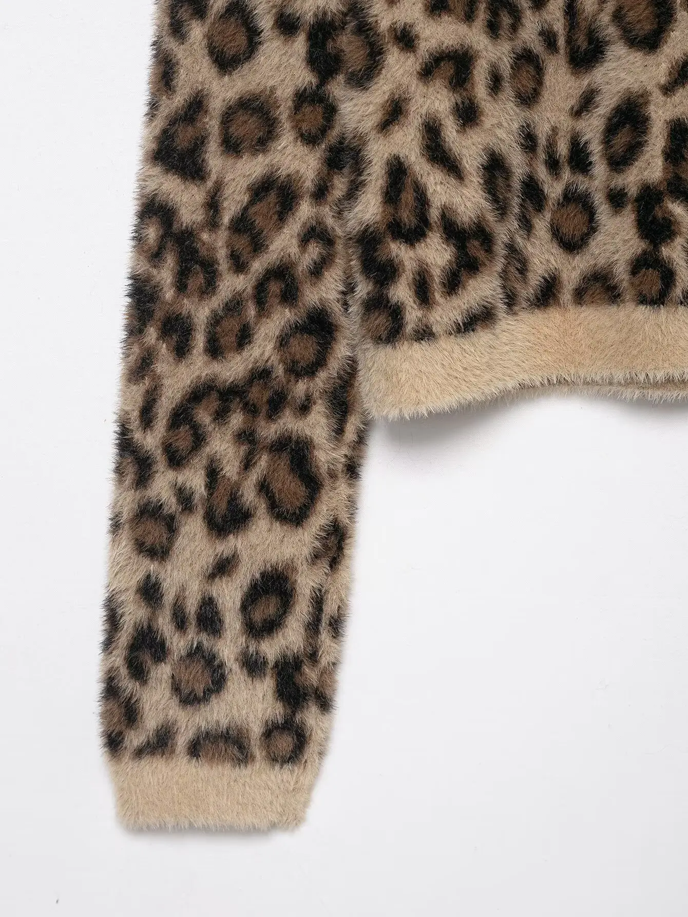 Women Autumn Winter O-Neck Fashion Leopard Knit Sweater Female Casual Short Pullover Sweater Lady Commute Long Sleeve Tops