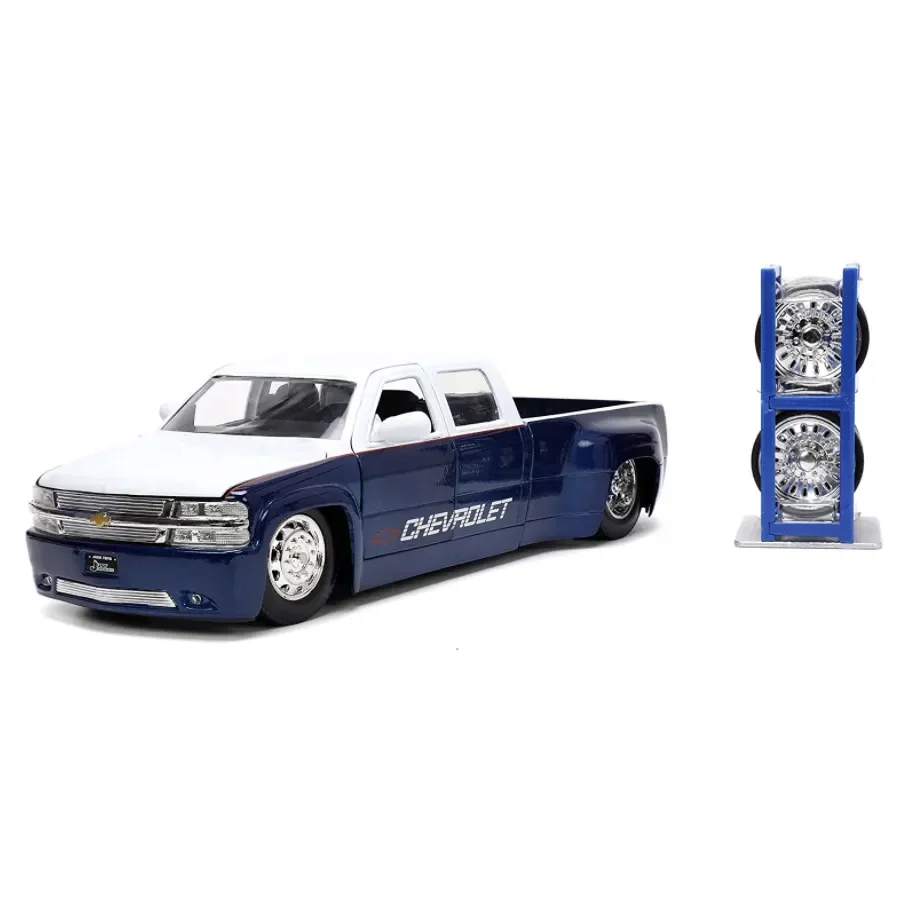 Jada Toys Just Trucks 1:24 1999 Chevy Silverado Dually Die-cast Car with Tire Rack Model for Kids and Adults