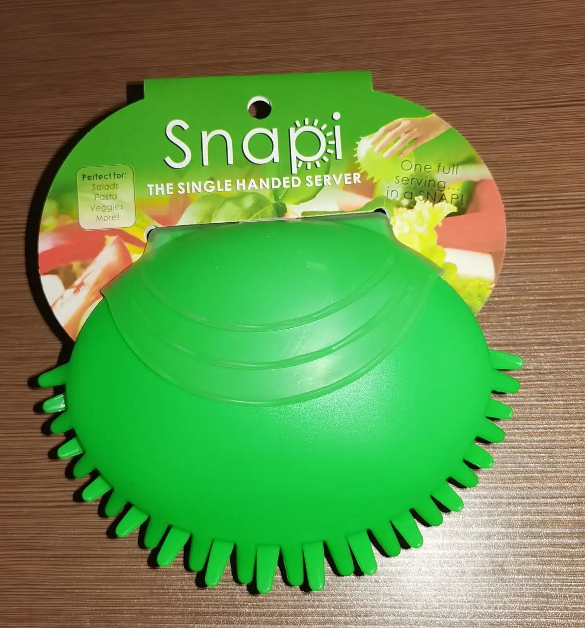 4pcs random color New Single handed Shell Salad Clip Snapit Salad Clip Small and Lightweight for Home Cafeteria