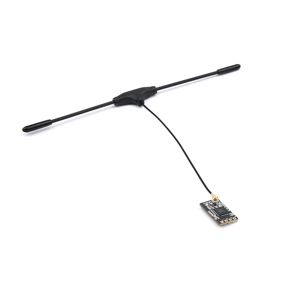 Récepteur ELRS BETAFPV Nano RX tenu dans une main, illustrant sa taille compacte idéale pour drone FPV.