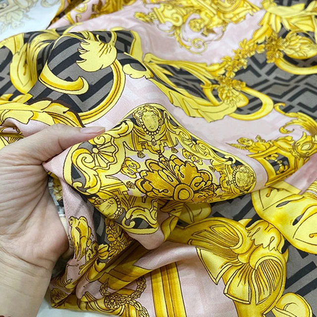 Italian Baroque Design Crepe fabric,Last piece.Price for piece 155*155cm ⋆  Gucci Silk Twill