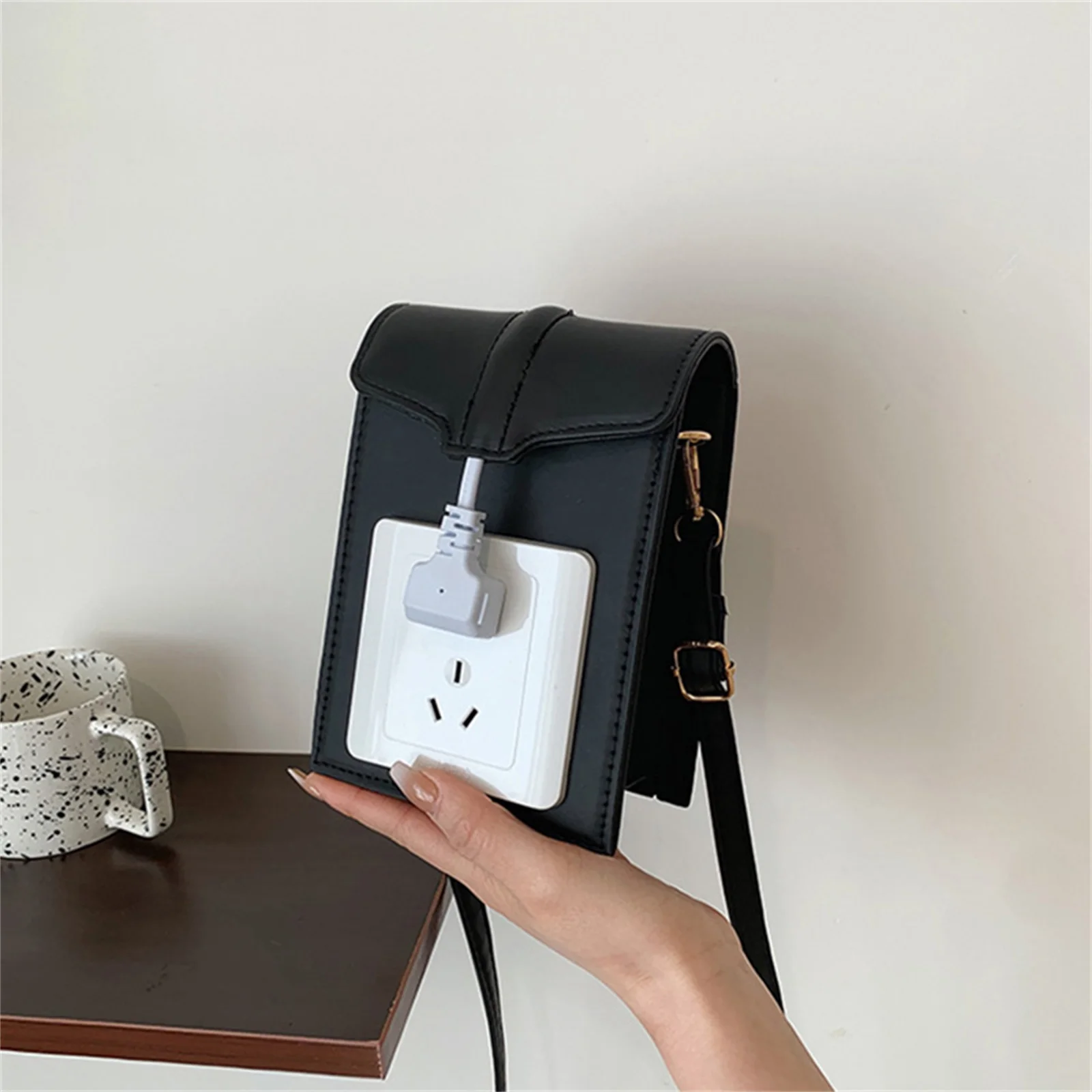 

Women Fashion Creative Socket Crossbody Purses Adults Contrast Color Shoulder Bags with Adjustable Strap Female Hangbags